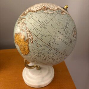 Table top world globe